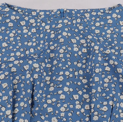 Vintage Blå Blusset Kjole Med Hvide Blomster